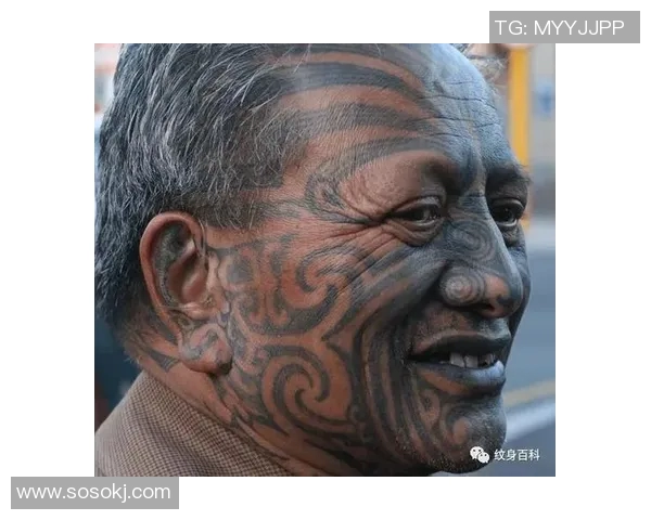 黑人足球球星纹身艺术与文化表达的深层次解读与探讨 黑人足球球星纹身艺术与文化表达的深层次解读与探讨