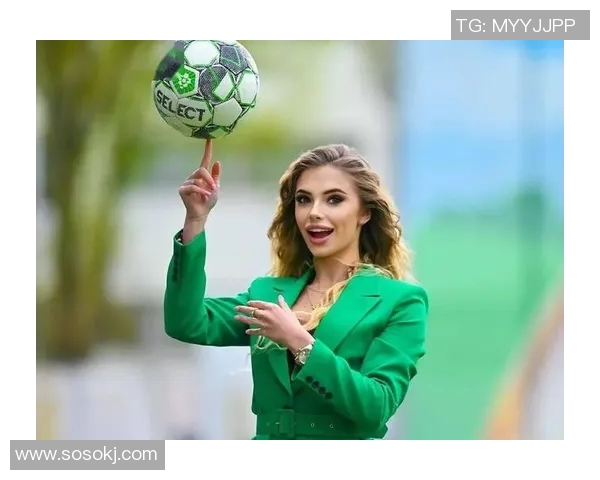 足球明星女儿惊艳亮相 身材曲线引发热议网友纷纷点赞 足球明星女儿惊艳亮相 身材曲线引发热议网友纷纷点赞